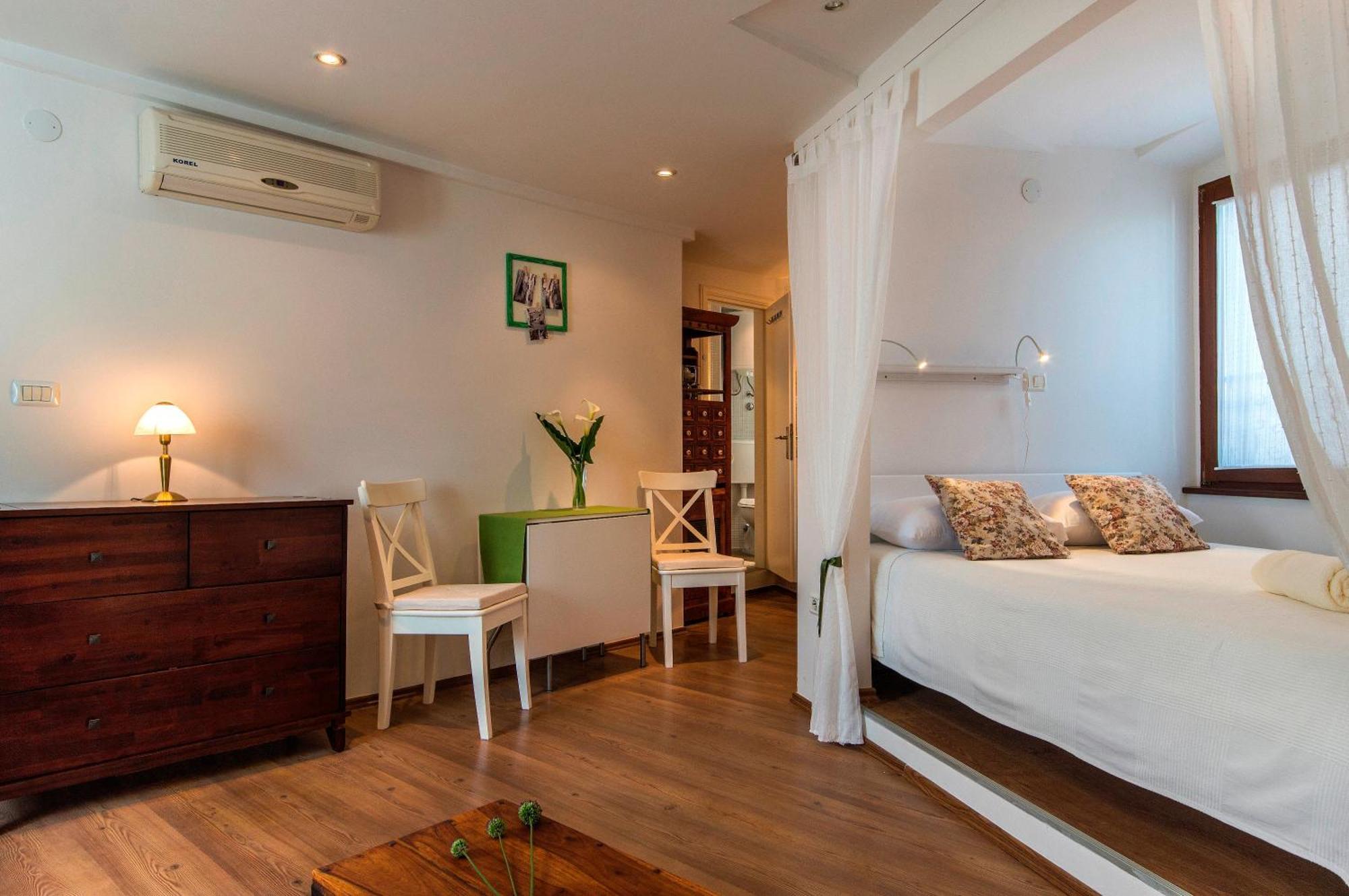 Apartment Gorgeous Tiramola *